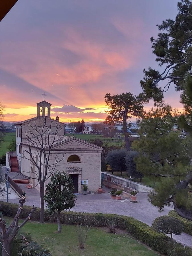 Monolocali B&B Santa Maria Apparente Чивітанова-Марке Екстер'єр фото