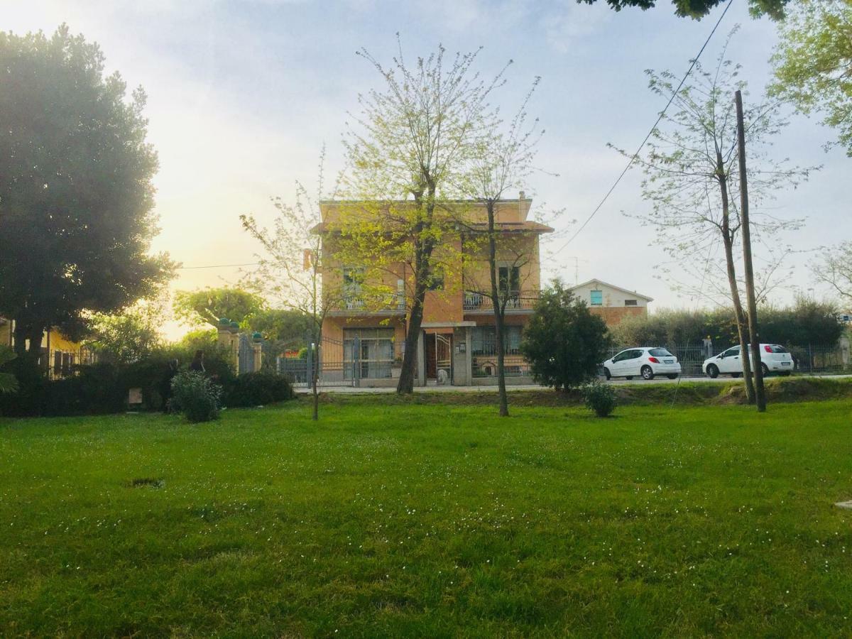 Monolocali B&B Santa Maria Apparente Чивітанова-Марке Екстер'єр фото